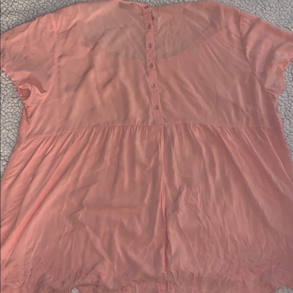 Torrid Blush Challis Split Back Top - image 1